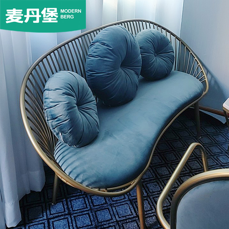 Clothing Shop Small Sofa Minima Fashion Creative Women's Clothing Store Ins Windnets Red Shop With Casual Strip Sofa Chair