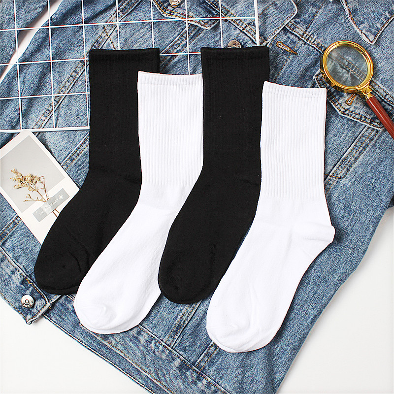 4 pairs of pure colored socks male spring and summer stockings female in black and white couple Han Edition College wind and sized cotton socks