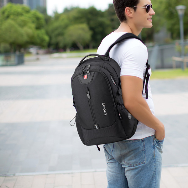 瑞士军刀 瑞戈 15.6英寸 双肩背包 优惠券折后￥89包邮（￥139-50）京东￥169