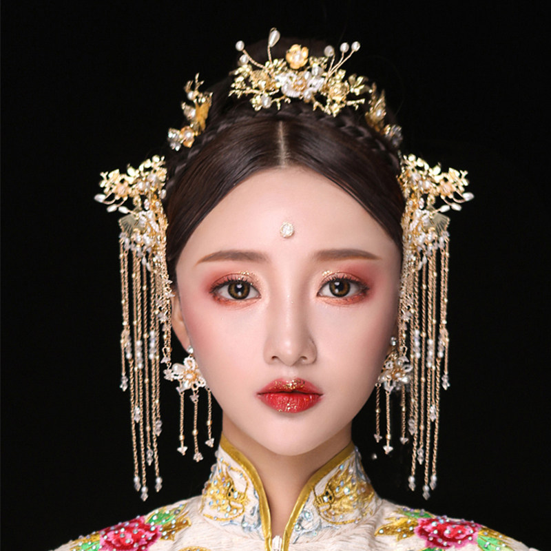 The bride's head decorated with luxurious Chinese atmospheric show and the Fengguan ancient grain and the wedding show and the rocking stream Su hair accessories