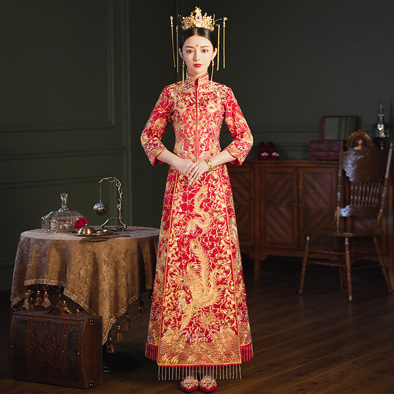 Dragon and pineapple hanging 2022 new brides wedding Chinese wedding dresses tuxedo gown with small subreverence for straight drum show and suit