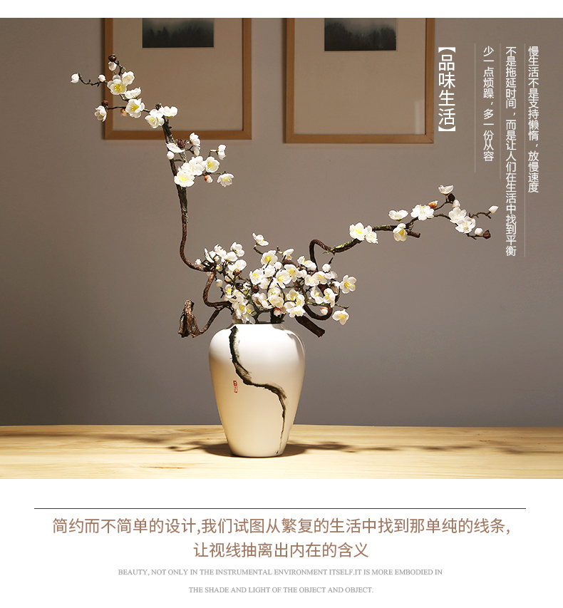 Jingdezhen ceramics vase household adornment flower arranging dried flower Chinese style living room TV cabinet vase is placed by hand