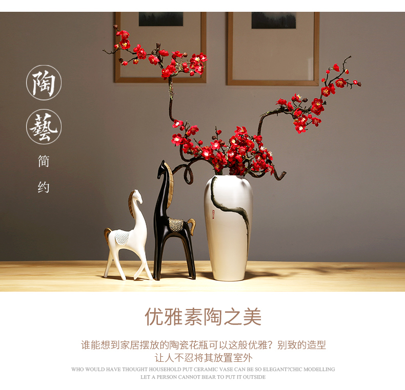 Jingdezhen ceramics vase household adornment flower arranging dried flower Chinese style living room TV cabinet vase is placed by hand