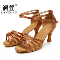 Глубокий цвет кожи высотой 7,5 см [пять ремней и четверо детей]