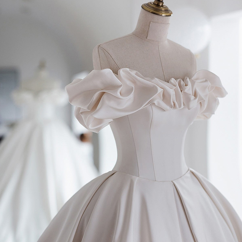 (Muchen) French main wedding dress 2023 new go-out yarn satin court style trailing one-shoulder light wedding dress summer