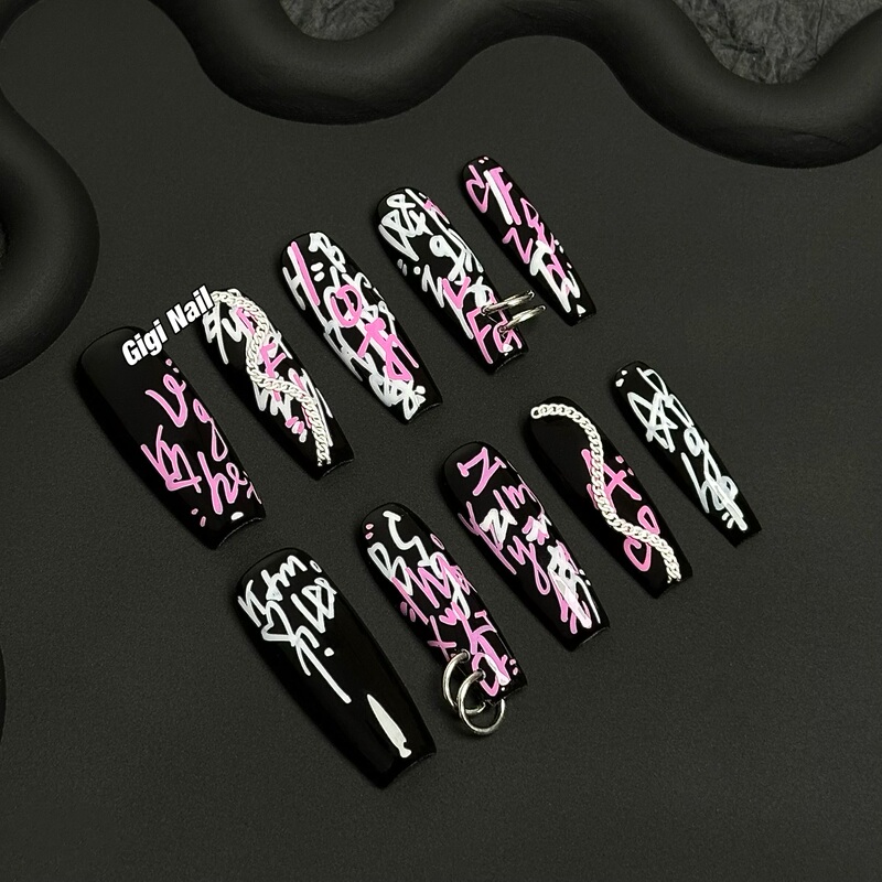 Gigi Nail Art Society Street Graffiti Style Manicure Black Pink English Graffiti Design Chain Niche Personality Wearable Nail Art Gigi Nail Art Society Street Graffiti Style Manicure Black Pink English Graffiti Design Chain Niche Personality Wearable Nail Art