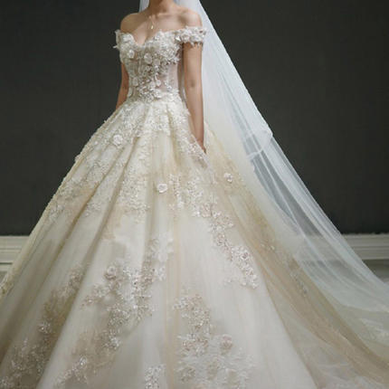 婚纱2018新款拖尾公主梦幻奢华一字肩欧美宫