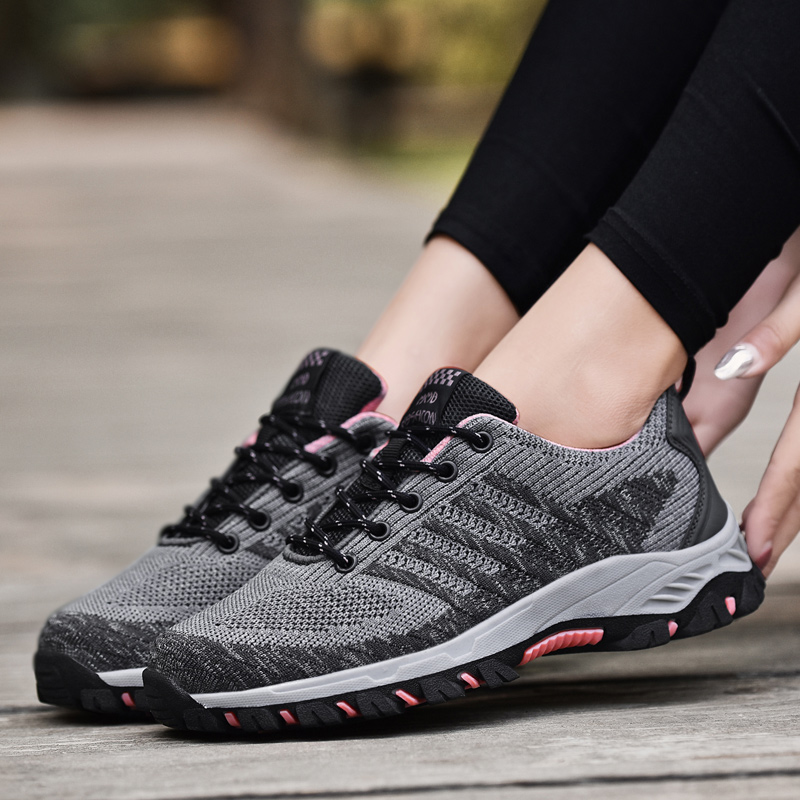 Spring middle-aged mom sports leisure shoes middle-aged footwear anti-slip soft soles old shoes grandmother travel shoes