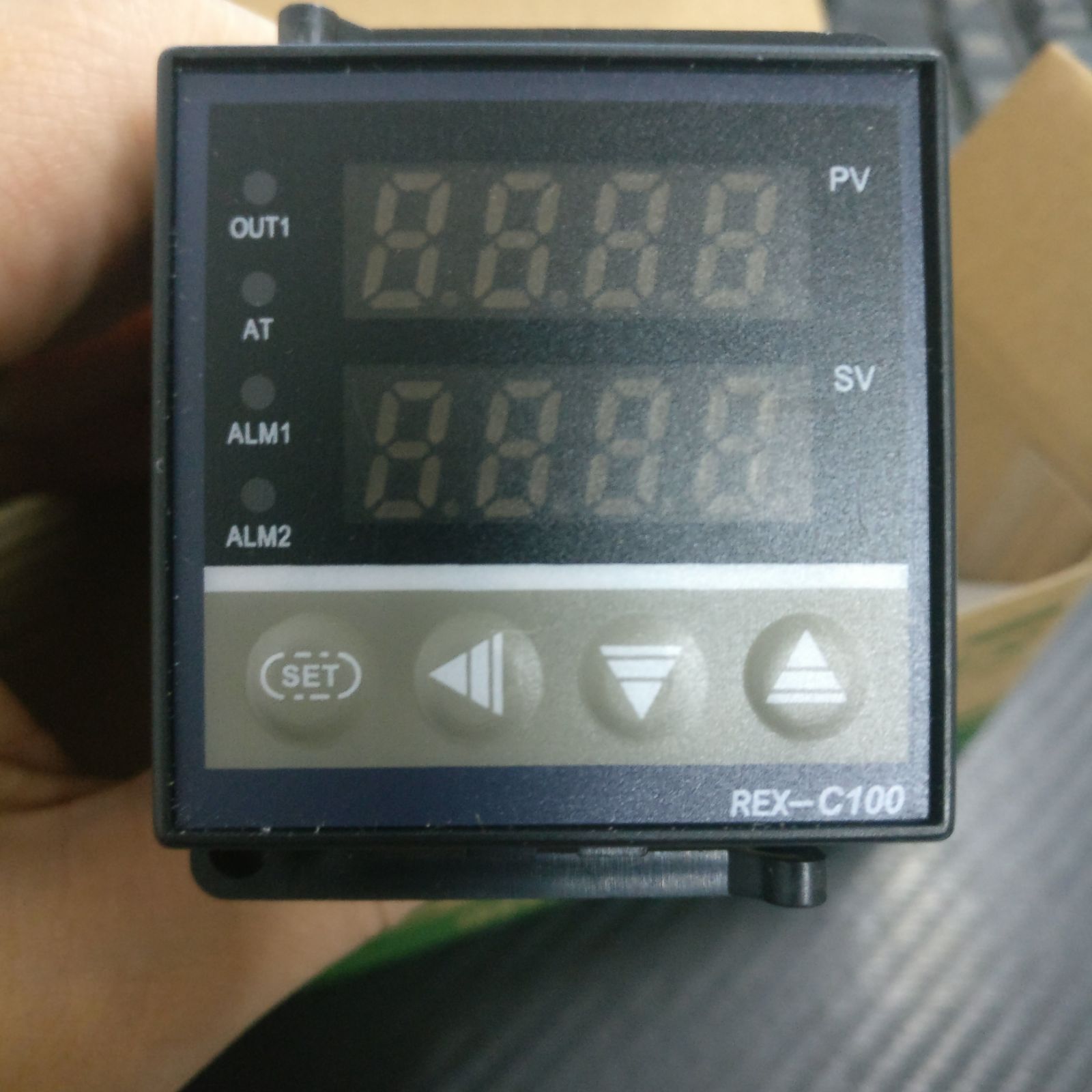 more than 48 sensible temperature-controlled table REX-C100 FD10-MAN PT100 type relay 400 degrees