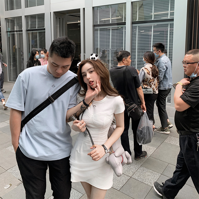 DoggyQin June 1st couple 2021 summer niche design couple decoration body dress women's short-sleeved top