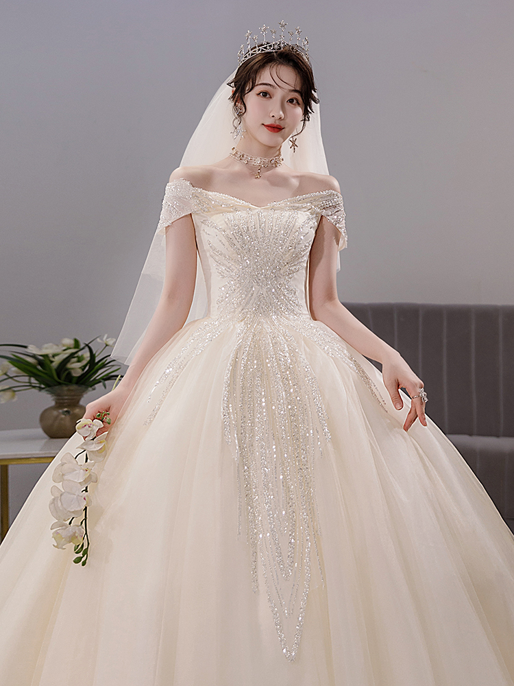 One -shoulder Main wedding dress 2024 new bride high -level quality champagne retro heavy work French light wedding dress 2023 One -shoulder Main wedding dress 2024 new bride high -level quality champagne retro heavy work French light wedding dress 2023