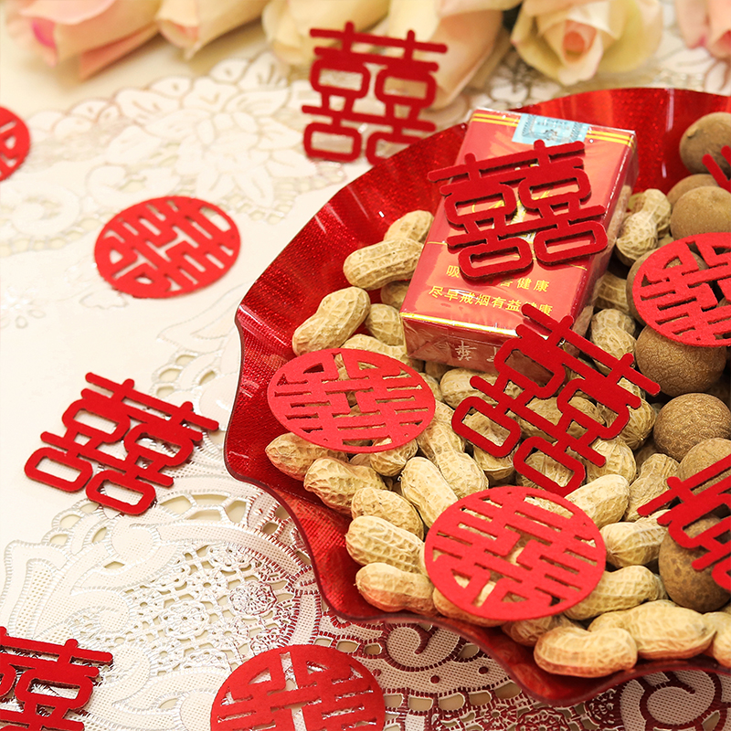 Wedding bride hand throw Happy small happy word Wedding room decoration Sprinkler bed Wedding fruit plate Wedding decoration Stairs Happy