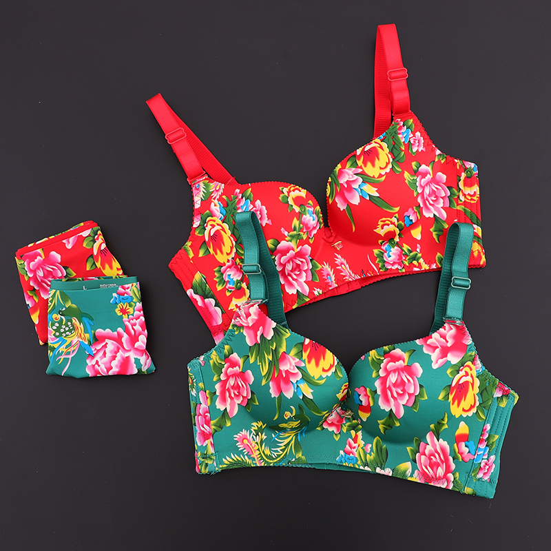 Northeastern Style Large Floral Dragon and Phoenix Seamless Wireless Sexy Push-Up Bra for Women, Red Wedding Bra for the Year of Birth Northeastern Style Large Floral Dragon and Phoenix Seamless Wireless Sexy Push-Up Bra for Women, Red Wedding Bra for the Year of Birth