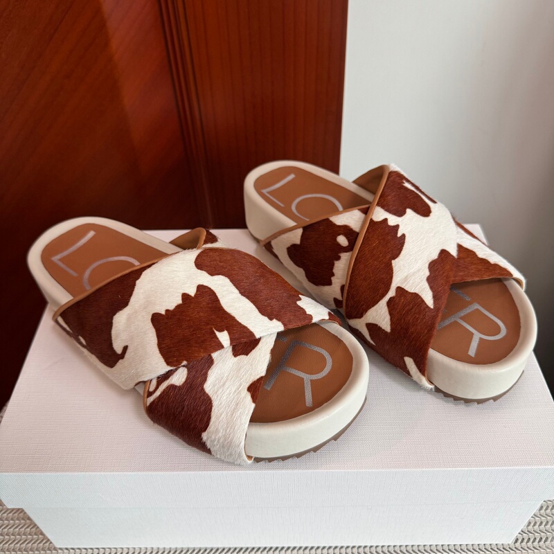 Women's Thick-Soled Slippers with Cow Print, Niche Design, High-End Feel, Summer Cross-Strap Genuine Leather Outdoor Sandals, Trendy