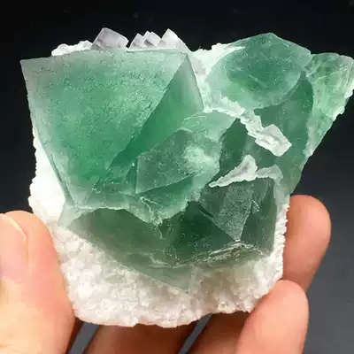 Dream meets mineral crystal Zhejiang complete emerald green fluorite natural mineral crystal specimen ornaments collection