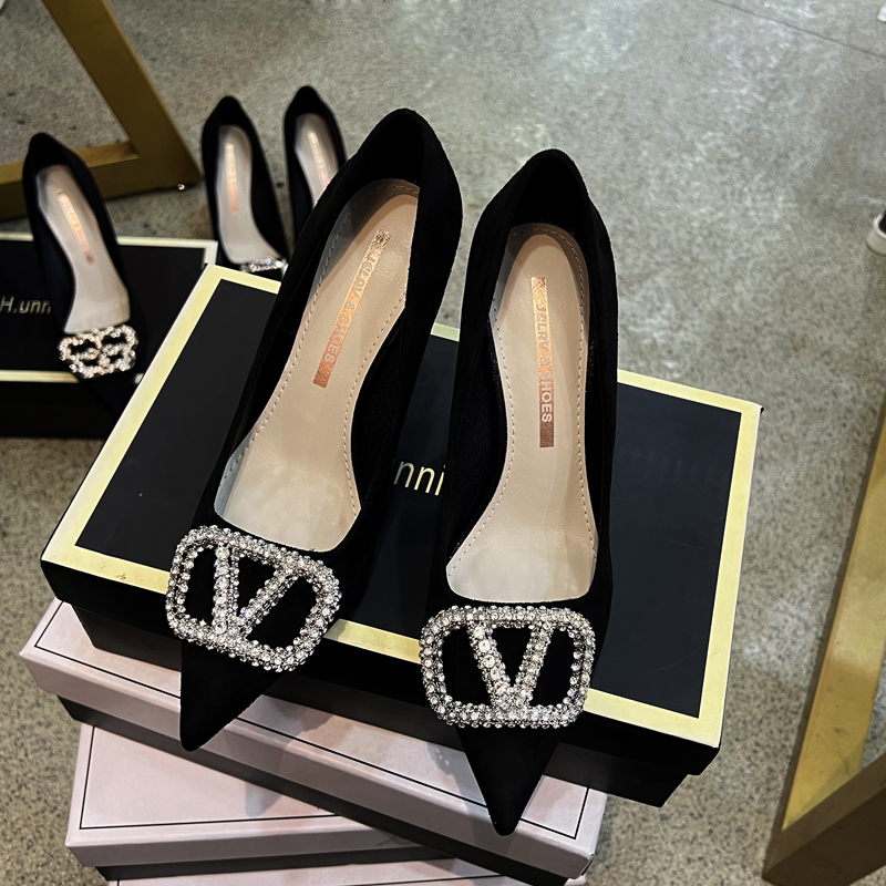 New Style French Black High-Heeled Shoes for Women with a High-End Design, Rhinestone Buckle, and Diamond-Studded Socialite-Style Stiletto Pointed-Toe Single Shoes for Women