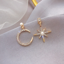 Asymmetric star Moon s925 silver pin earrings female temperament Korean advanced sense French retro exquisite Super fairy small earrings