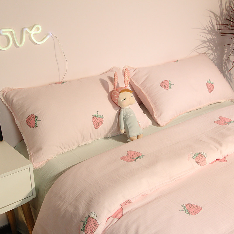 Korean princess style cartoon small strawberry print bed four-piece double-layer yarn baby grade gauze cotton breathable