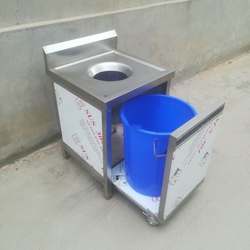 ສະແຕນເລດລົດບັນທຸກຂີ້ເຫຍື້ອເກັບກໍາຕາຕະລາງ scrap food table dining truck collection recycling table kitchen swill table trash can