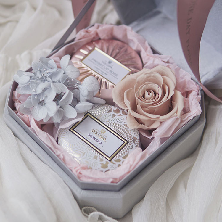 Voluspa Hand gift Newlywed bridesmaid gift Birthday gift Best friend girlfriend aromatherapy candle eternal life flower gift box