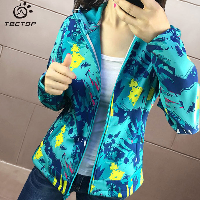 Exploration of the new camouflated soft shell submachine women's men's autumn winter plus suede grabbing suede Neri waterproof cardiovert blouses