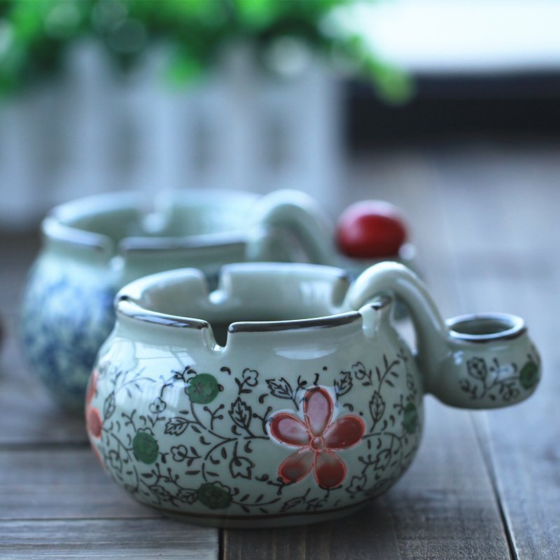 Four seasons and Japanese under the glaze color hand - made have blue and white porcelain sink ashtray creative ashtray move gifts