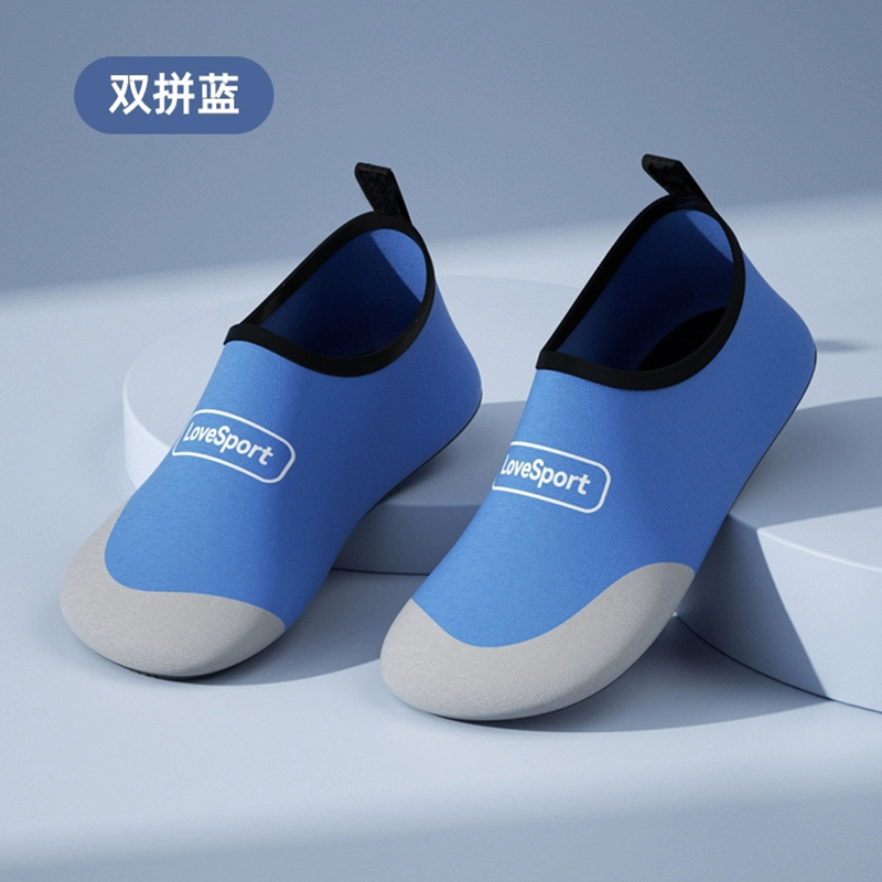 室内健身鞋:女性♀️轻便软底防滑的多功能健身装备解析