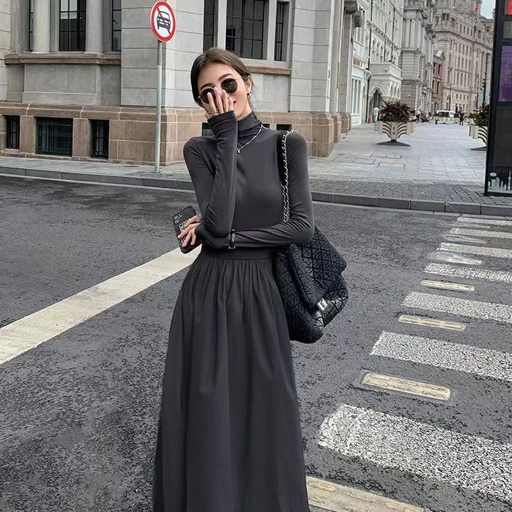 Hepburn-Style High-Neck Base Dress for Women, Autumn 2025 New Model, Elegant and Sophisticated, Slim-Fitting, Long Inner Dress