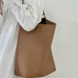 Вместительная и большая весенняя летняя сумка на одно плечо, модная сумка через плечо на одно плечо