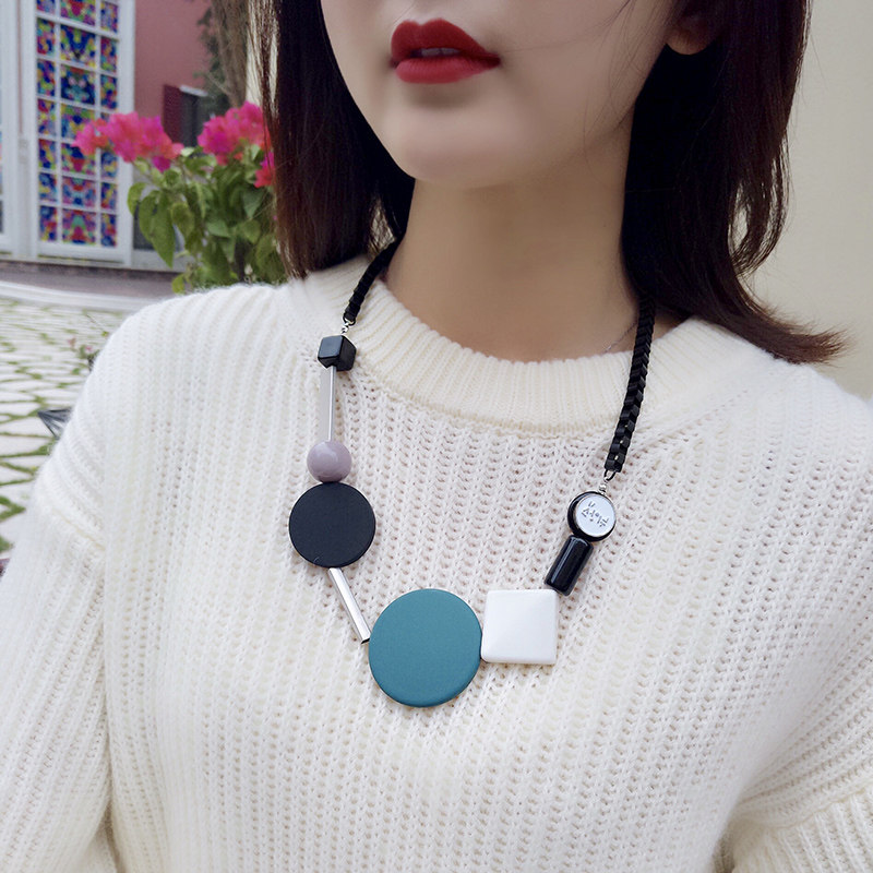 Fashion European and American exaggerated geometric temperament short necklace women's simple collocation decorative ornaments sweater chain jewelry