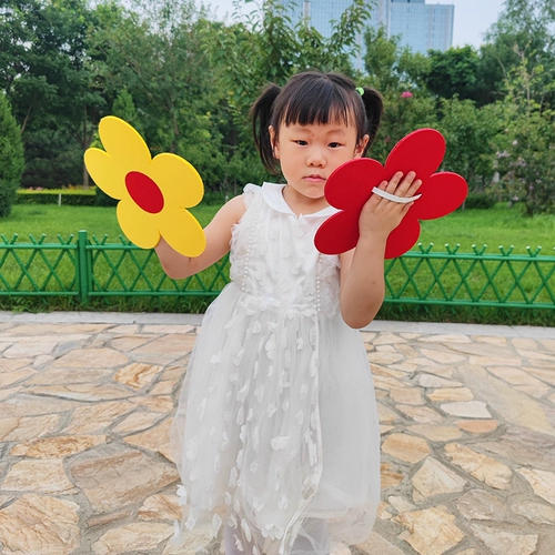 Детский сад танцевальный реквизит исполняет детей с солнечным цветом с маленьким цветом для спортивной вечеринки для сафлора