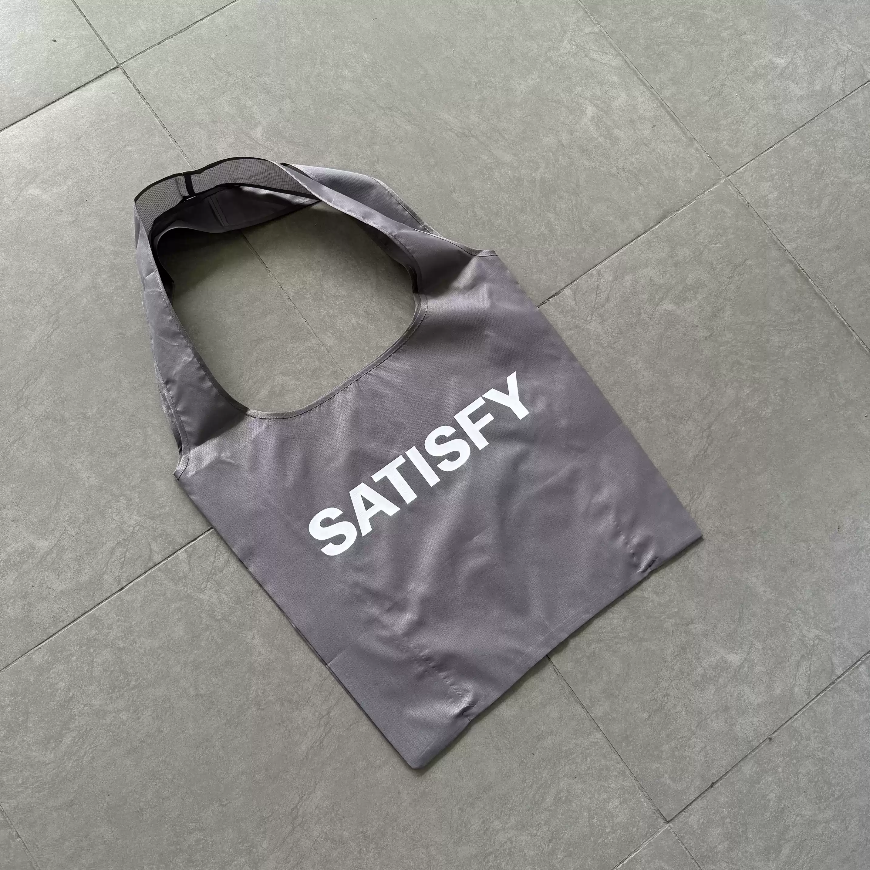 Satisfy Running Tote Bag机能速干轻量化防水通勤极简斜挎单