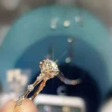 Платиновое бриллиантовое кольцо, белое золото 18 карат, 1 карат, со снежинками