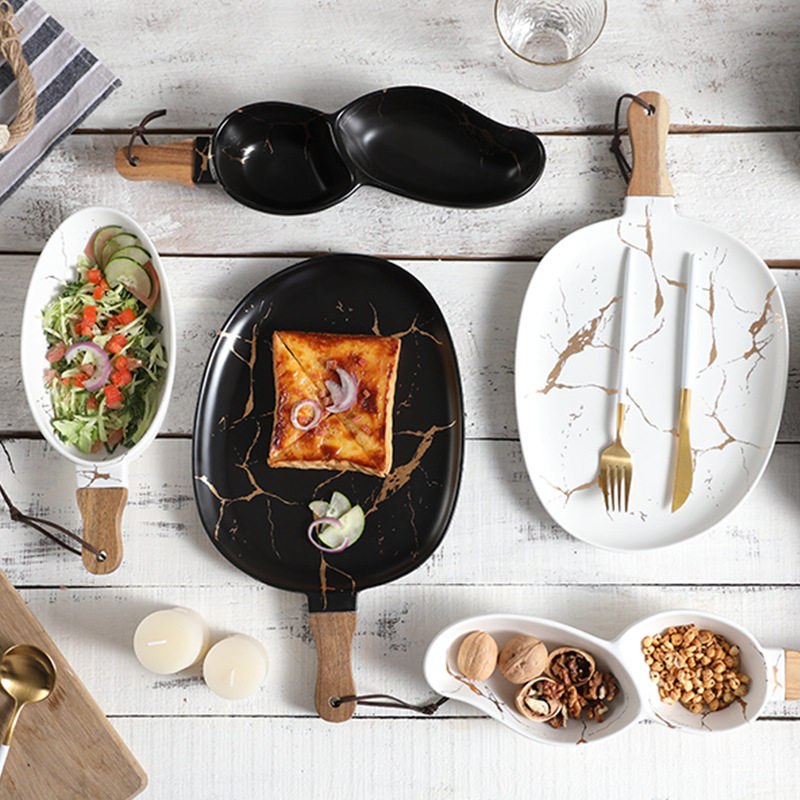 Light luxury Nordic creative matte black glazed ceramic tableware Simple marbled gold baking dish and bowl with wooden handle