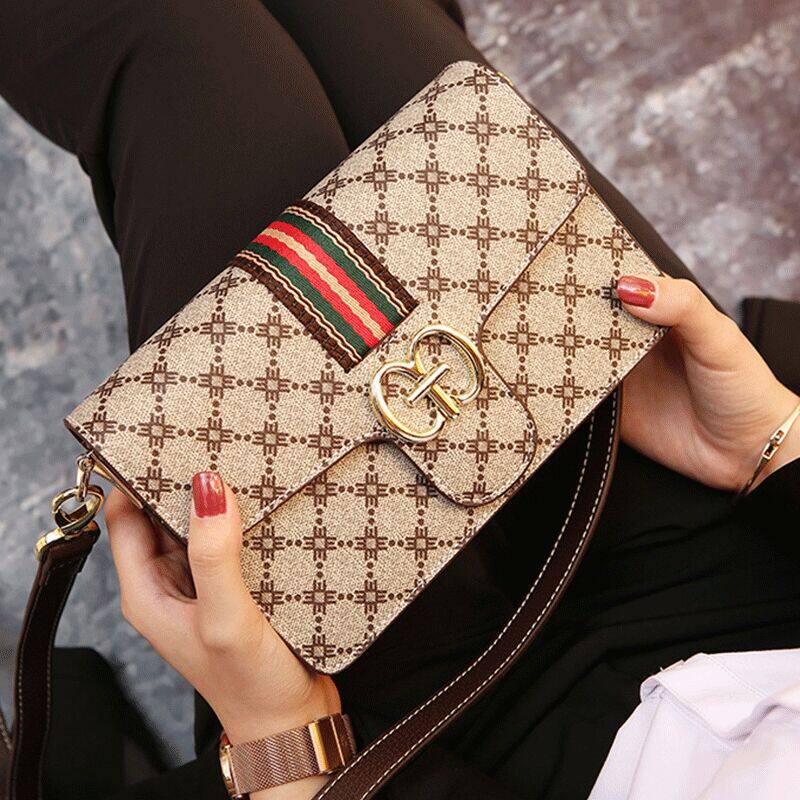 Small Crowd Light Extravaganza Bag 2022 New Fashion 100 Hitch Atmosphere 100 Hitch Superior Sense Single Shoulder Sloped Satchel Small Square Bag