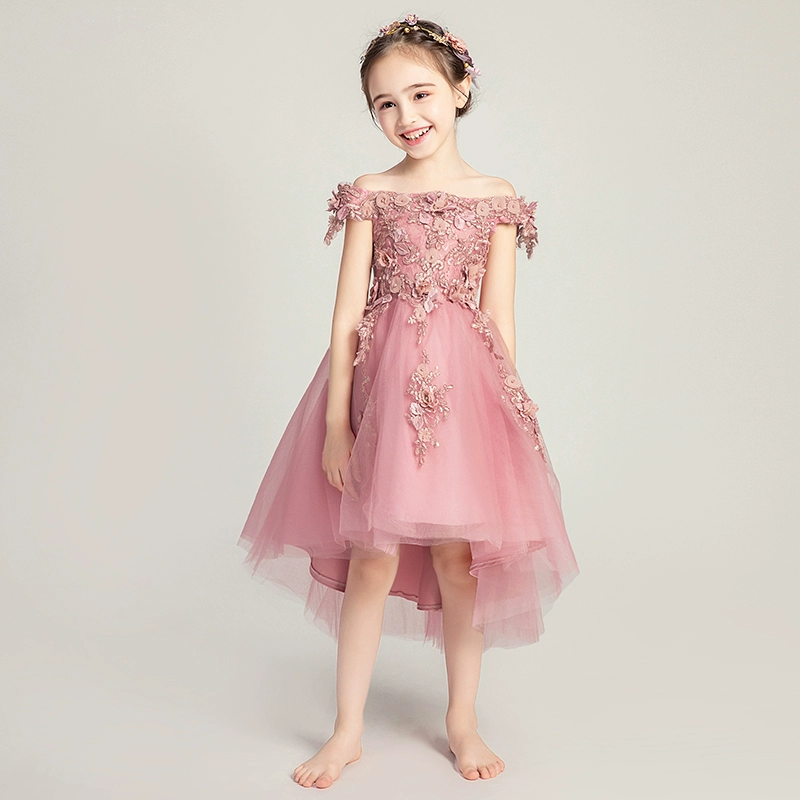 Váy dạ hội cho bé gái Váy công chúa Puffy Gạc hoa Cô gái đeo vai Người mẫu cưới Trang phục catwalk Phong cách phương Tây - Váy trẻ em