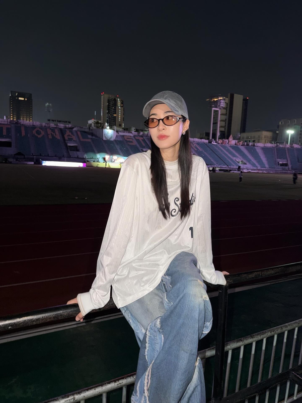 【Kuang Lingling's Style】Heart Lace Logo - Sports Jersey Style Color-Blocked Long-Sleeve T-Shirt for Women, Spring/Summer 26 Top 【Kuang Lingling's Style】Heart Lace Logo - Sports Jersey Style Color-Blocked Long-Sleeve T-Shirt for Women, Spring/Summer 26 Top