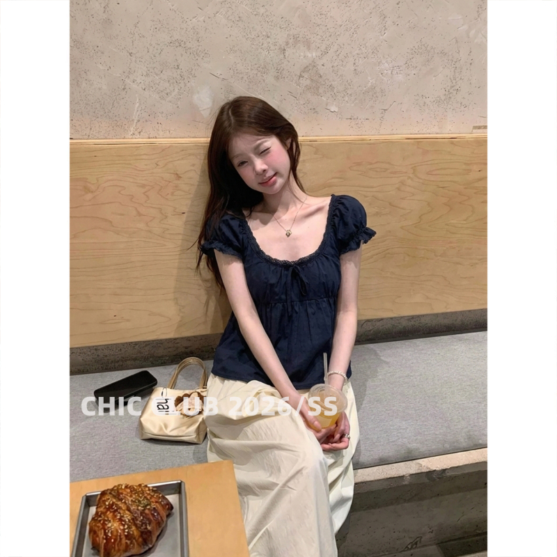 Chic Club 2026/Ss Pure and Elegant Square-Neck Lace-Trimmed Tie-Up Puff-Sleeve Loose Slimming Top Chic Club 2026/Ss Pure and Elegant Square-Neck Lace-Trimmed Tie-Up Puff-Sleeve Loose Slimming Top