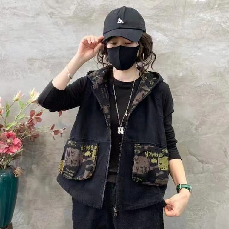 Brand Clearance Vintage Color-Blocked Printed Denim Vest for Women, Spring Short Hooded Vest, Loose and Fashionable Waistcoat Brand Clearance Vintage Color-Blocked Printed Denim Vest for Women, Spring Short Hooded Vest, Loose and Fashionable Waistcoat