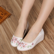 The old Beijing cloth shoes slope and Ethnic embroidered shoes Chinese style Hanfu retro high-heel womens single shoes