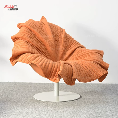 Дизайнерский современный и минималистичный диван для отдыха, в цветочек