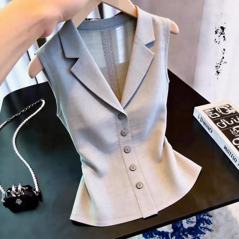 Retro Gray Suit Collar Sleeveless Shirt for Women, Summer Waist-Cinching Design, Niche High-End Vest Top Retro Gray Suit Collar Sleeveless Shirt for Women, Summer Waist-Cinching Design, Niche High-End Vest Top