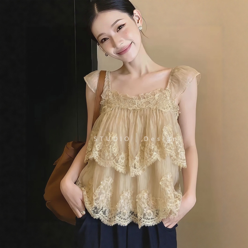 French-Style Gentle Lace Patchwork Short-Sleeve Blouse for Women, Summer Loose Design, Unique Ruffle Edge Chic Top French-Style Gentle Lace Patchwork Short-Sleeve Blouse for Women, Summer Loose Design, Unique Ruffle Edge Chic Top
