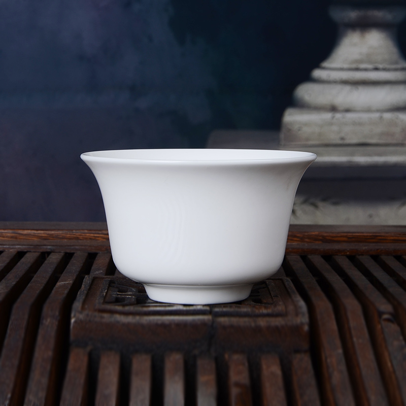 White porcelain three - piece tureen bowl tea cups with cover ipads bowls with base
