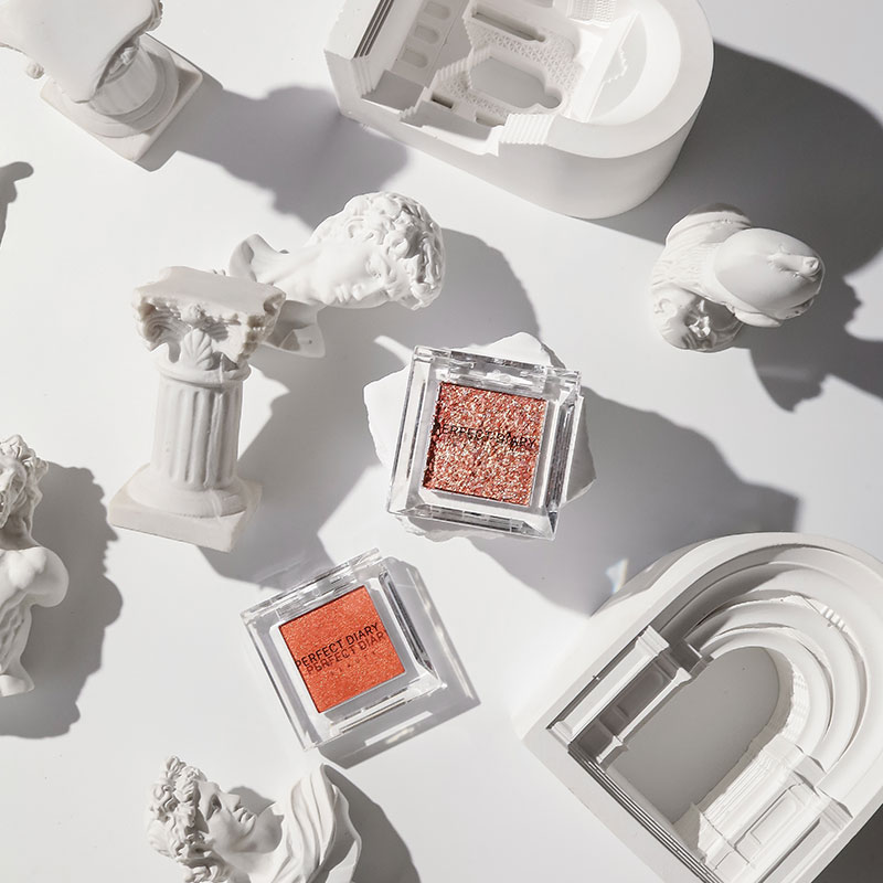 Small objects Roman column candlestick decoration in nail mesh red swing mini gypsum resin statue shoot ambient background layout window display