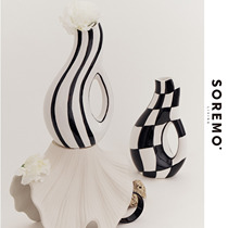 SOREMO original medieval checkerboard vase vintage Hand-painted black and white ceramic flower ornaments Bed and breakfast ins