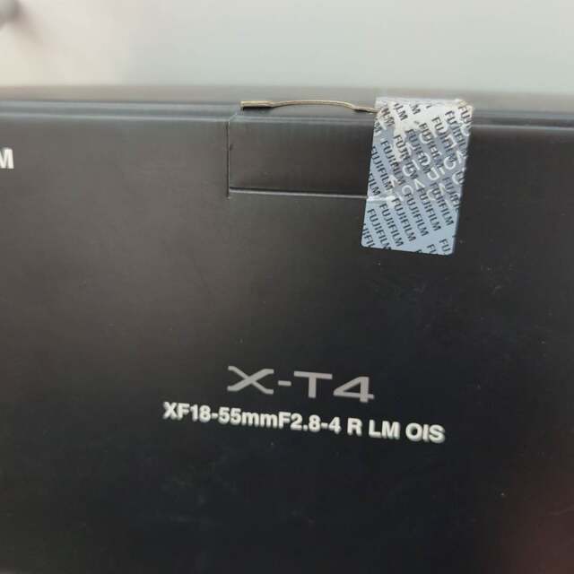 Negotiation for Fuji XT4, National Bank prototype, few shutters, complete set