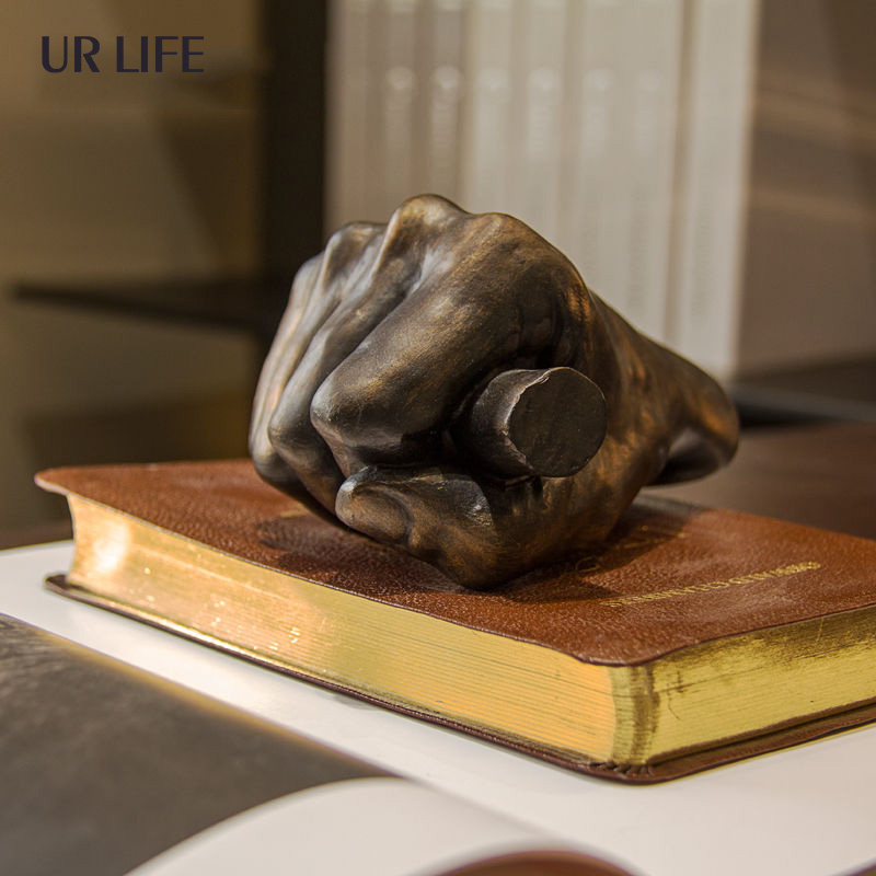 Yue life URlife Hand sculpture Study soft decoration Model room decoration Commercial space Gift Lincoln's right hand