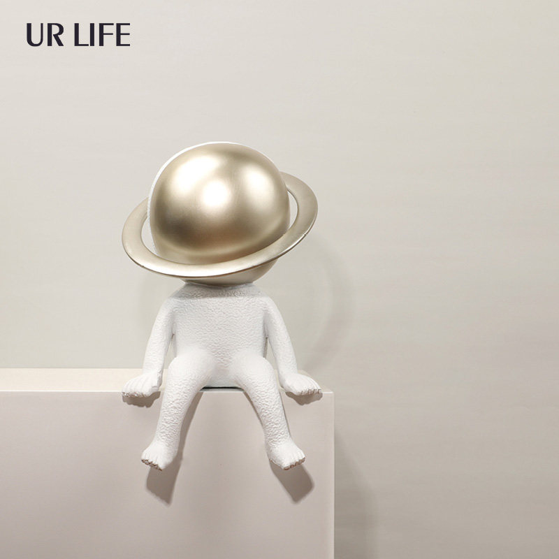 urlife simple creative spaceman ornaments model room study TV cabinet sample house display center children's room soft decoration