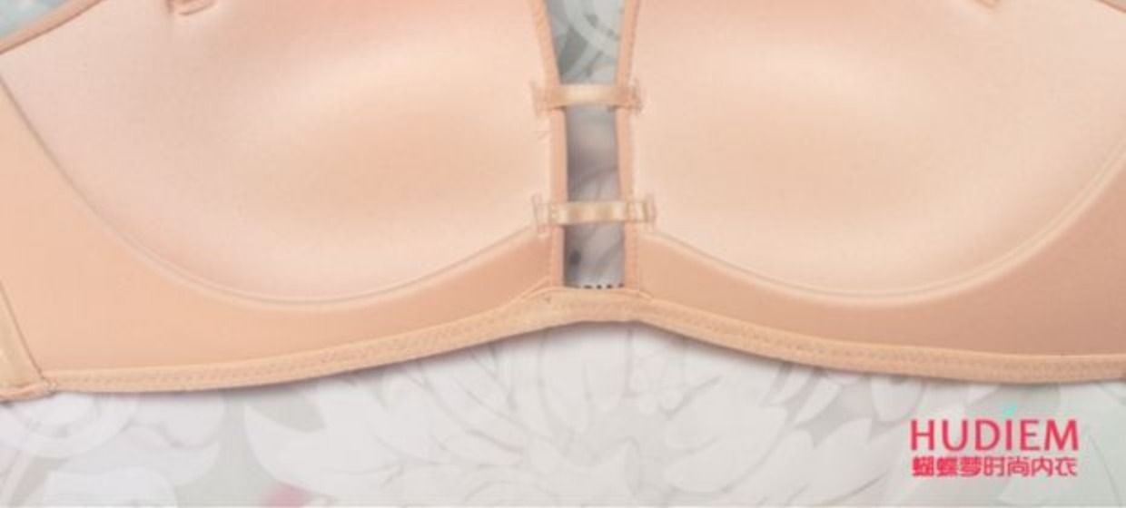 Váy cưới cúp ngực 1/2 ly rượu vang đỏ đặt trên vai áo lót quây chống trơn áo ngực nhỏ vô hình áo ngực triumph